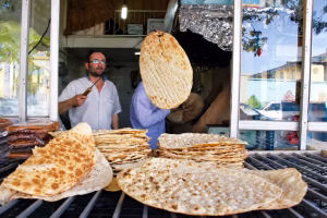 Rising Prices Push More Iranians to Buy Food on Credit